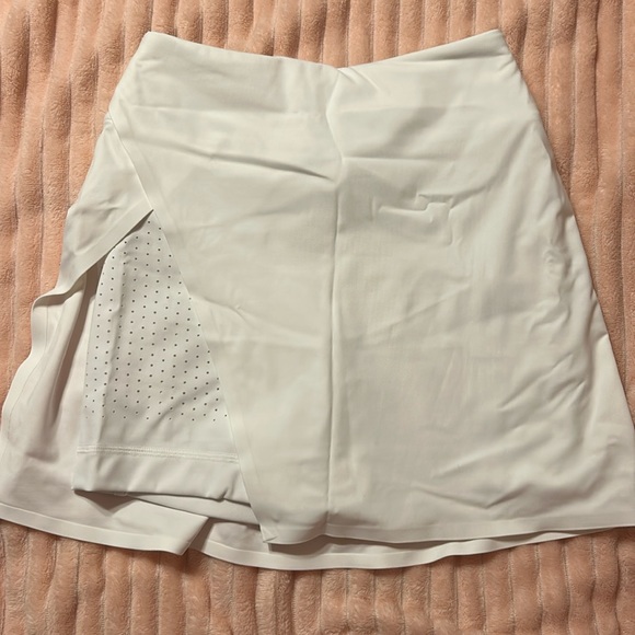 Lululemon Skirt - Picture 1 of 4